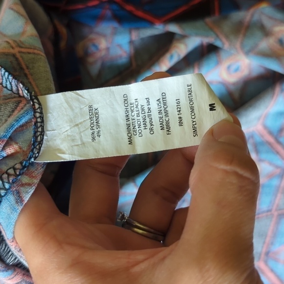 LuLaRoe Patriotic USA Red & Blue Star Print on Black Stretch Waist Skirt Size M - Picture 5 of 6